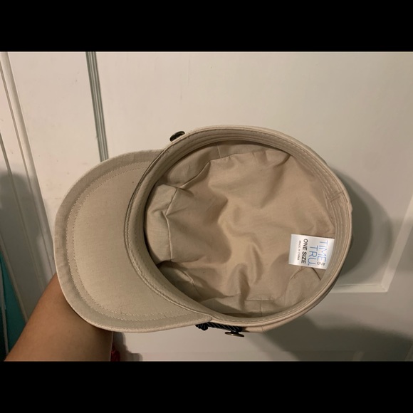 Light Cream/Tan Cap - Picture 5 of 10